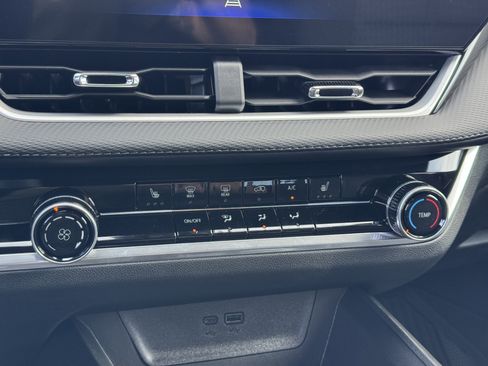 New 2026 Chevrolet Equinox LT image 22