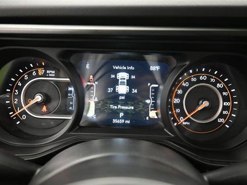 Used 2025 Jeep Gladiator Rubicon AWD/4WD image 8