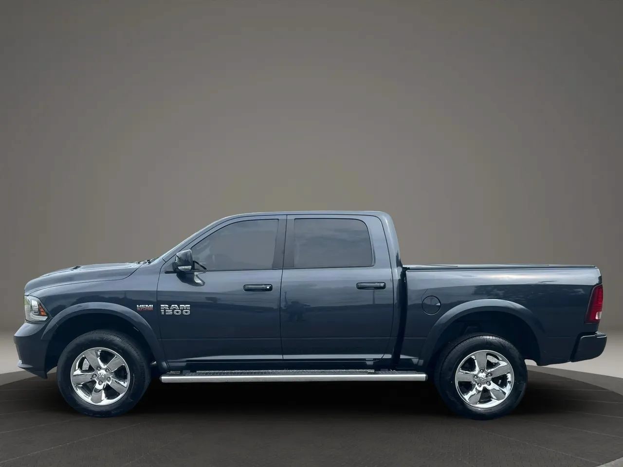 Used 2017 RAM 1500 Sport w/ Convenience Group AWD/4WD image 3