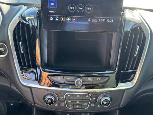 Used 2020 Chevrolet Traverse LT image 21