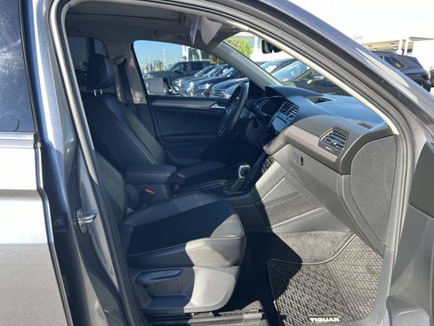 Certified 2022 Volkswagen Tiguan SE w/ Panoramic Sunroof Package image 31