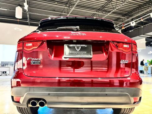 Used 2017 Jaguar F-PACE Premium image 14