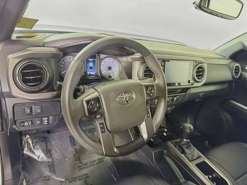 Used 2023 Toyota Tacoma TRD Off-Road w/ TRD Premium Off Road Package AWD/4WD image 10