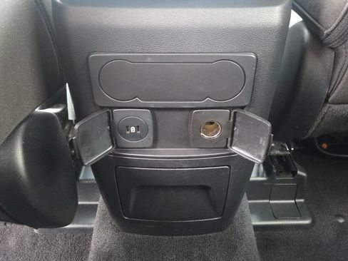 Used 2024 Ford Explorer XLT AWD/4WD image 19