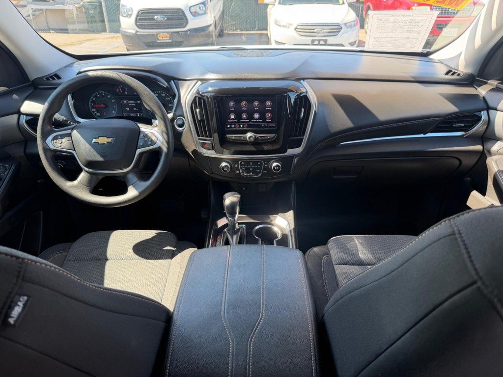Used 2021 Chevrolet Traverse LS FWD image 23