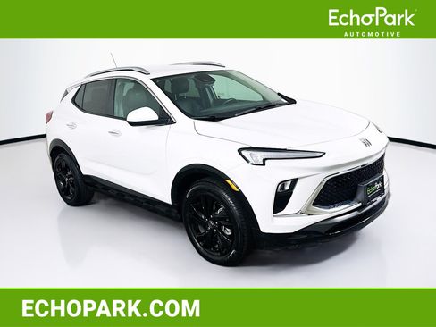 Used 2024 Buick Encore GX Sport Touring FWD image 1