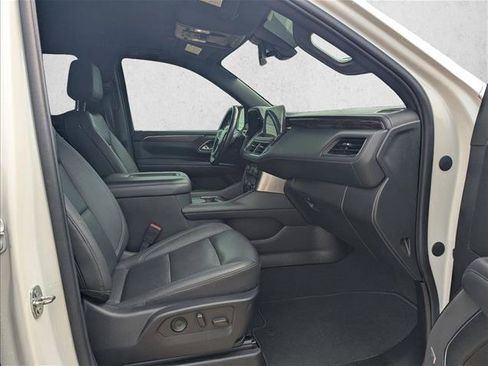 Used 2022 Chevrolet Tahoe LT w/ Luxury Package RWD image 15