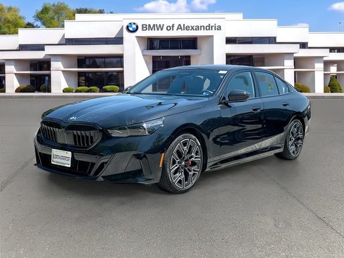 Used 2026 BMW 550e xDrive w/ Executive Package AWD/4WD image 1