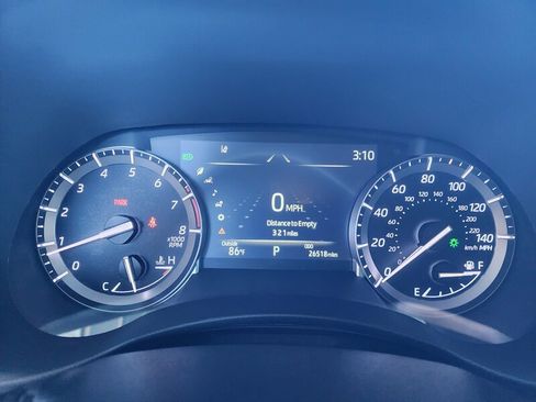 Used 2022 Toyota Highlander XLE image 32