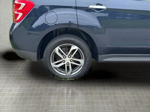 Used 2017 Chevrolet Equinox Premier w/ Enhanced Convenience Package AWD/4WD image 13