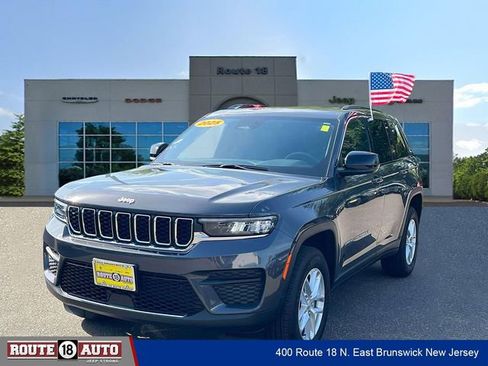 Used 2025 Jeep Grand Cherokee Laredo X w/ Luxury Tech Group I AWD/4WD image 2