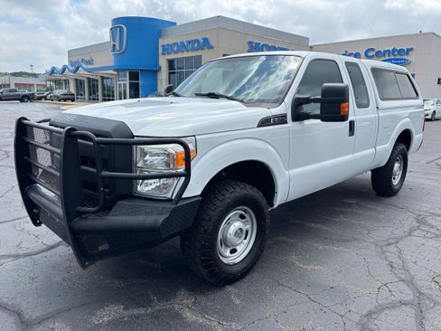 Used 2013 Ford F250 XL w/ PWR Equipment Group AWD/4WD image 4
