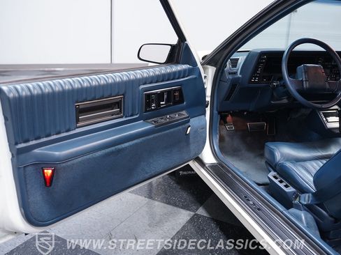 Used 1989 Oldsmobile Toronado Trofeo FWD image 29
