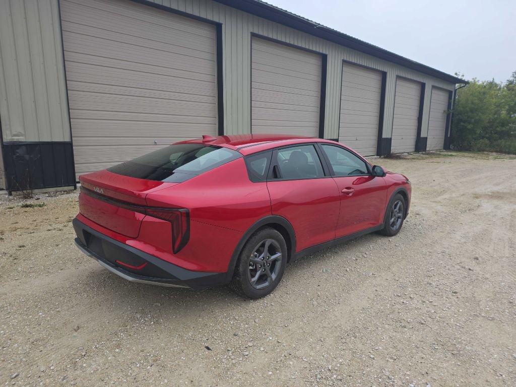 Used 2025 Kia K4 FWD image 4