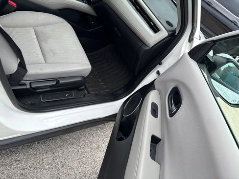 Used 2016 Honda HR-V EX image 9