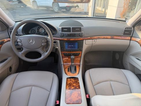 Used 2008 Mercedes-Benz E 320 BlueTEC Sedan image 5