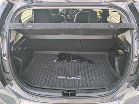 Used 2018 Toyota Prius C Two image 16