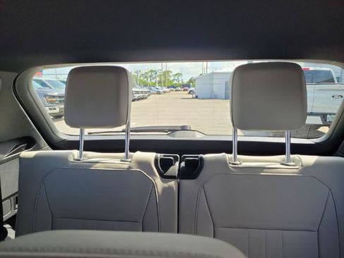 Used 2022 Volkswagen Tiguan SE R-Line FWD image 14