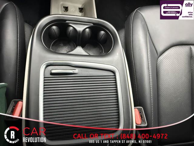 Used 2024 Chrysler Pacifica Touring-L FWD image 66