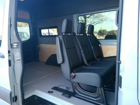 Used 2021 Mercedes-Benz Sprinter 2500 w/ Exterior Lighting Package image 6