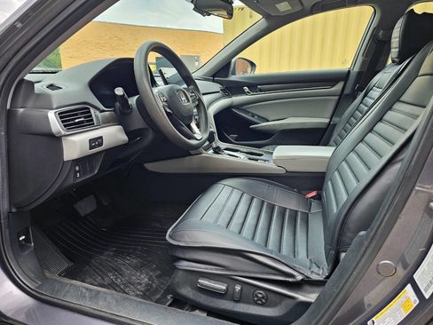 Used 2018 Honda Accord EX image 12