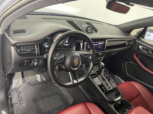 Used 2024 Porsche Macan S image 4