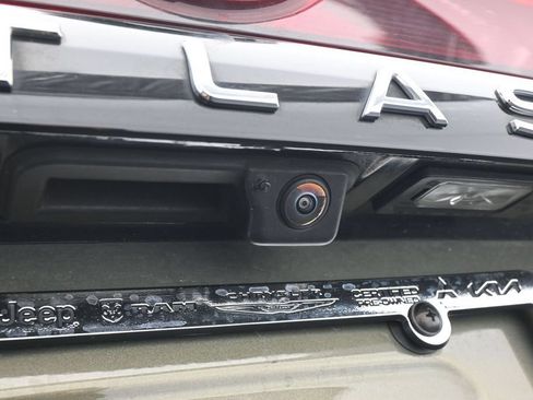 Used 2024 Volkswagen Atlas Peak Edition SE AWD/4WD image 35