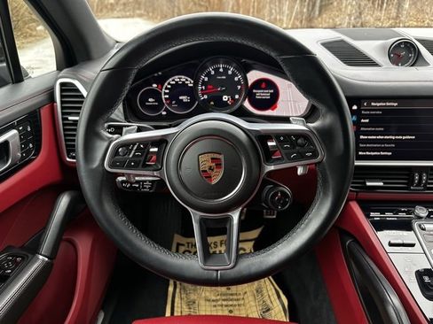 Used 2023 Porsche Cayenne S Platinum image 36