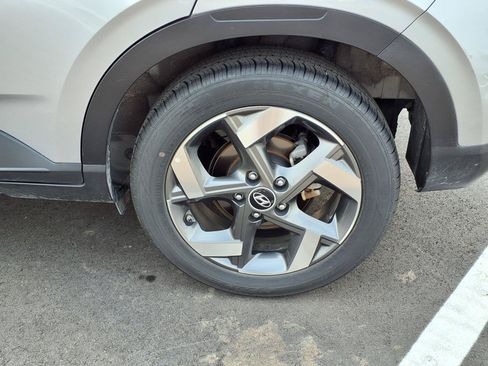 Used 2025 Hyundai Venue SEL FWD image 24