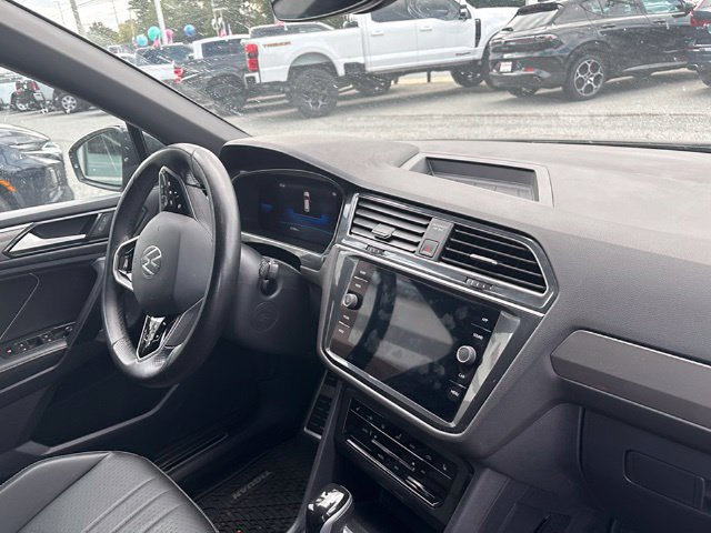 Used 2023 Volkswagen Tiguan SE R-Line FWD image 12