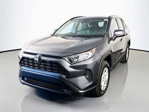 Used 2021 Toyota RAV4 XLE FWD image 4