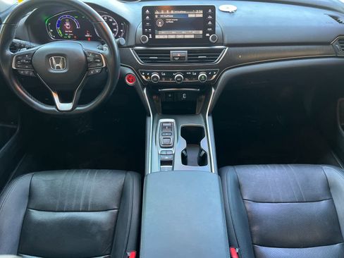 Used 2019 Honda Accord Touring image 4