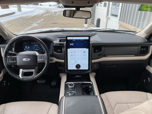 Used 2023 Ford Expedition Max Platinum image 12