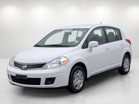 Used 2011 Nissan Versa 1.8 S image 1