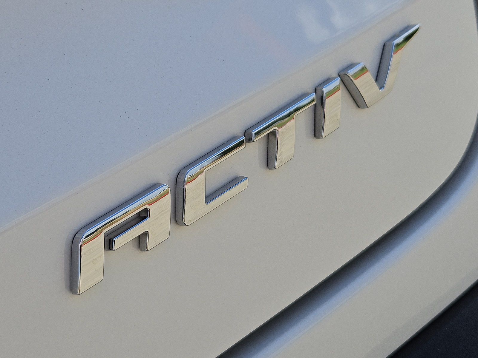 New 2026 Chevrolet Trax ACTIV w/ Sunroof Package FWD image 14