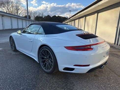 Used 2018 Porsche 911 Carrera 4S image 3