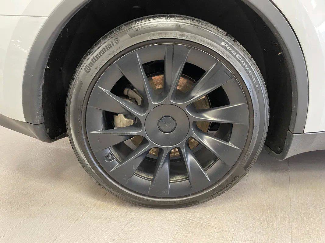 Used 2023 Tesla Model Y AWD image 47