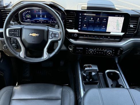 Used 2025 Chevrolet Silverado 1500 LTZ w/ LTZ Convenience Package II RWD image 11