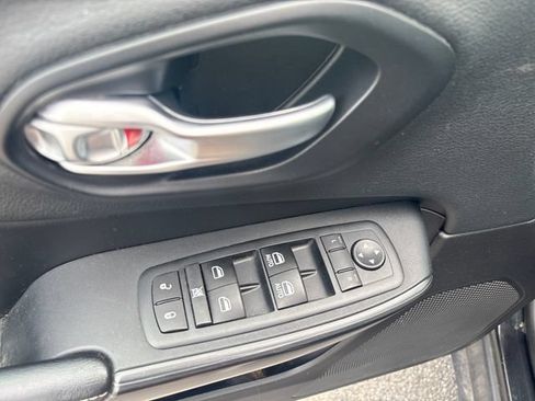 Used 2015 Jeep Cherokee Limited AWD/4WD image 14