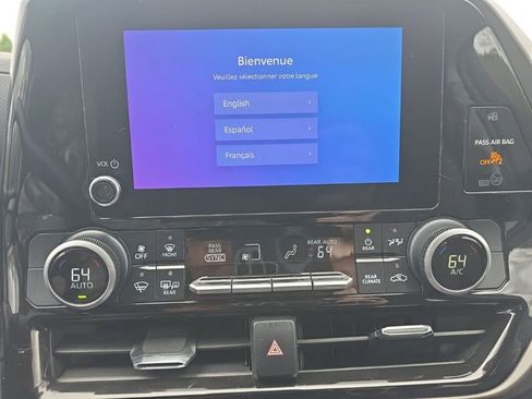 Used 2024 Toyota Highlander LE image 33