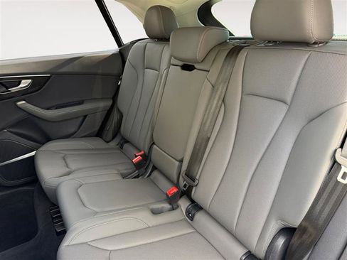 Used 2024 Audi Q8 Premium Plus w/ Premium Plus Package image 14