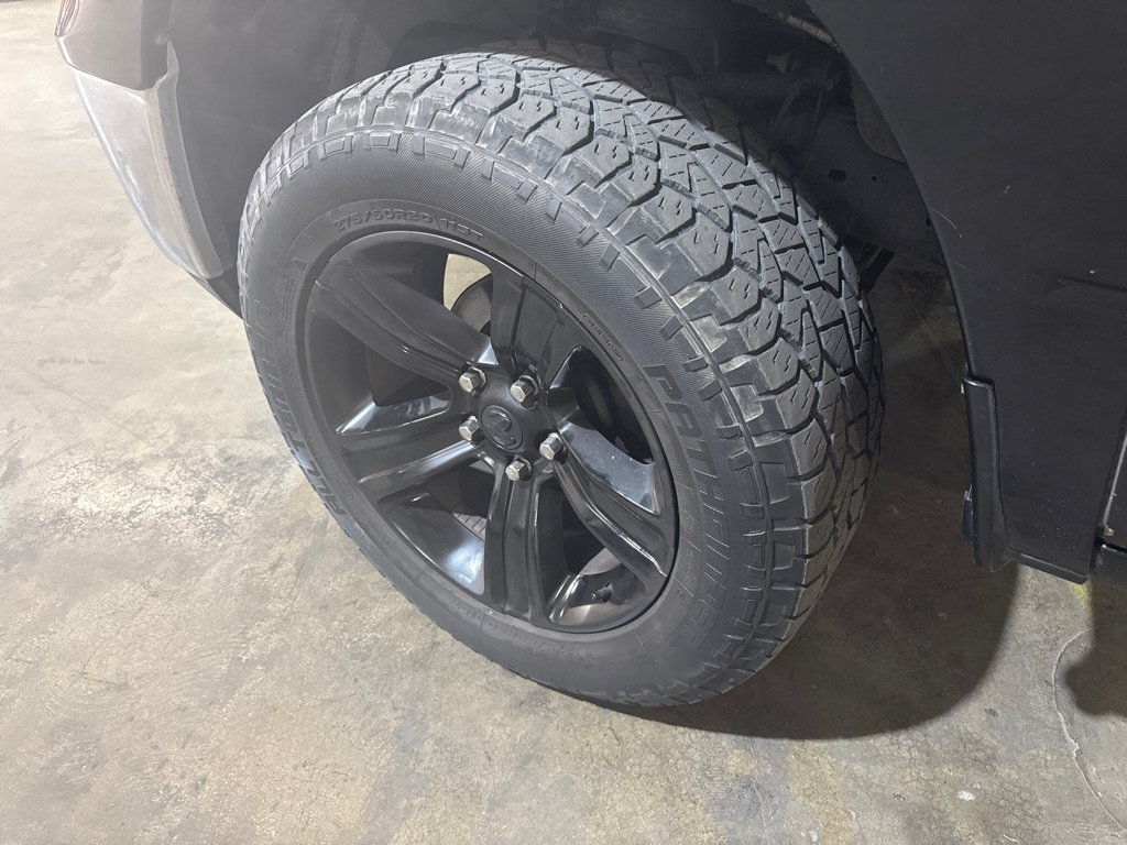 Used 2016 RAM 1500 Classic SLT AWD/4WD image 16
