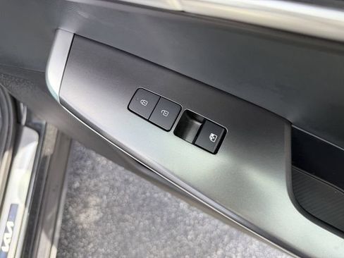 Certified 2024 Kia EV6 Light RWD image 32