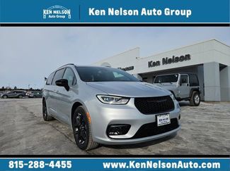 New 2026 Chrysler Pacifica Select w/ S Appearance Package video 1