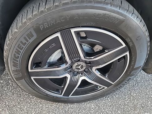 Used 2025 Mercedes-Benz GLC 300 4MATIC image 13