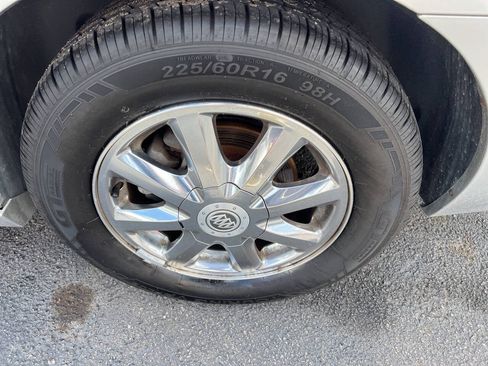 Used 2005 Buick LaCrosse CXL w/ Gold Convenience Package FWD image 7