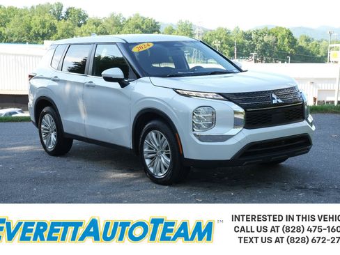 Used 2024 Mitsubishi Outlander ES FWD image 1