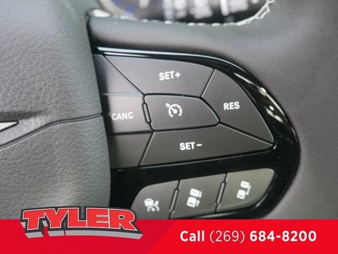 New 2027 Chrysler Pacifica Limited FWD image 28