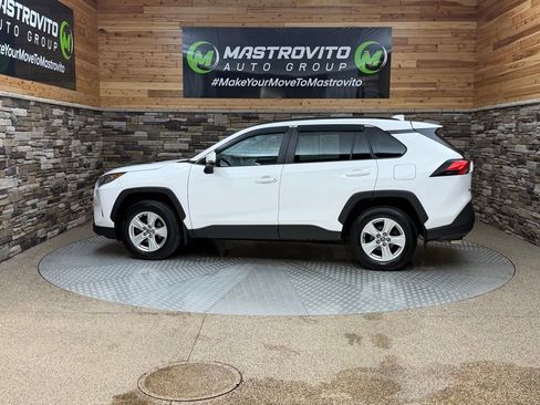 Used 2020 Toyota RAV4 XLE w/ Convenience Package AWD/4WD image 6