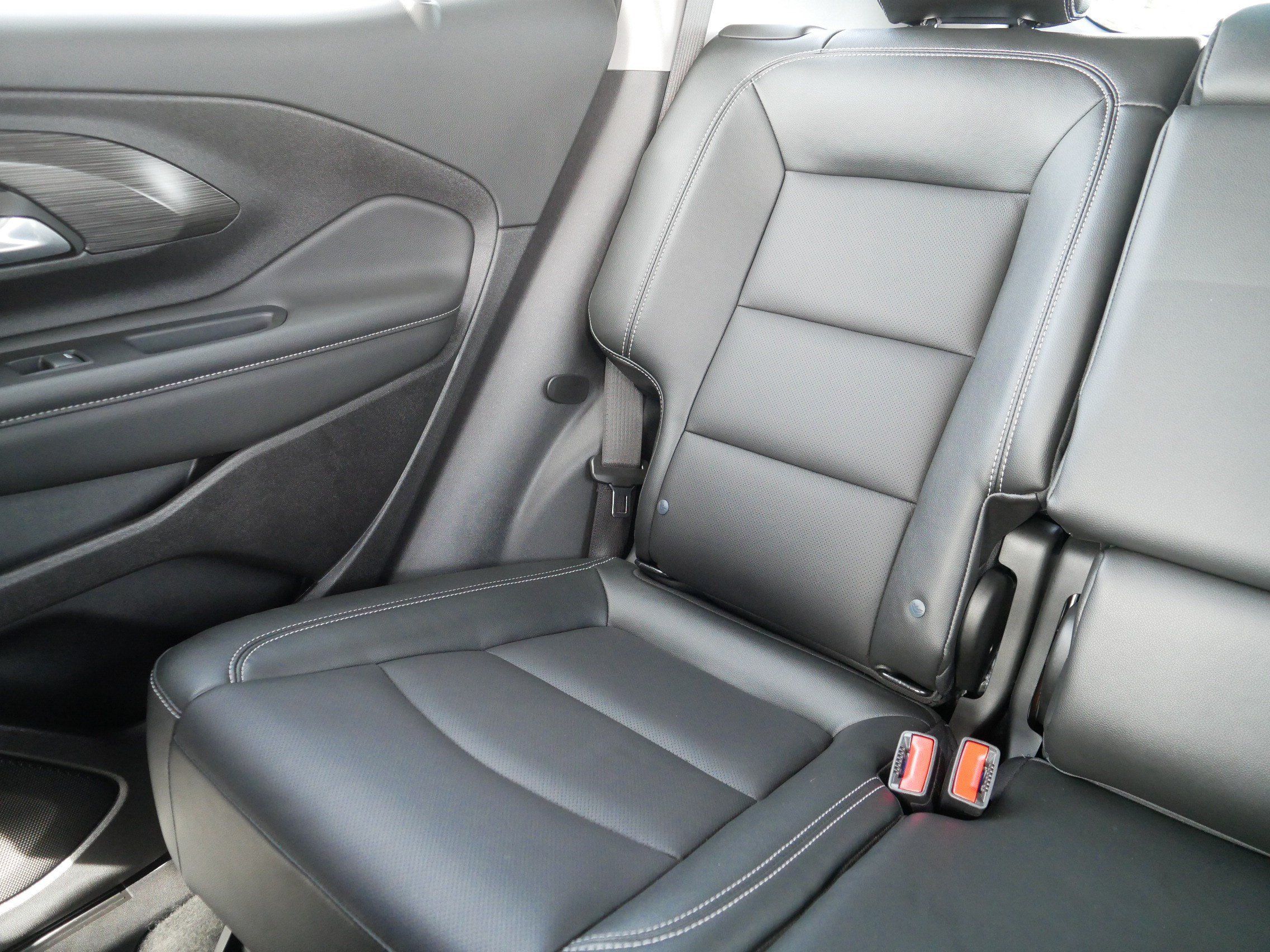 Used 2024 GMC Terrain SLT w/ Infotainment Package II AWD/4WD image 12